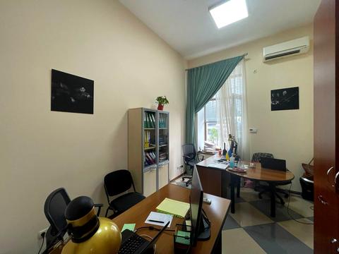 комерційна за адресою Жилянська вул., 97