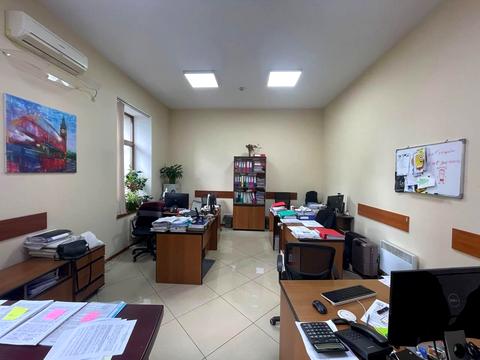 комерційна за адресою Жилянська вул., 97