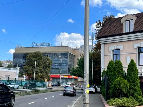 комерційна за адресою Жилянська вул., 97