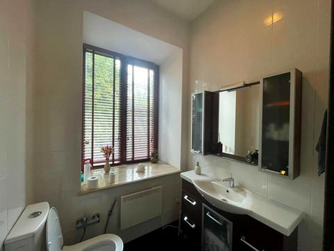 комерційна за адресою Жилянська вул., 97