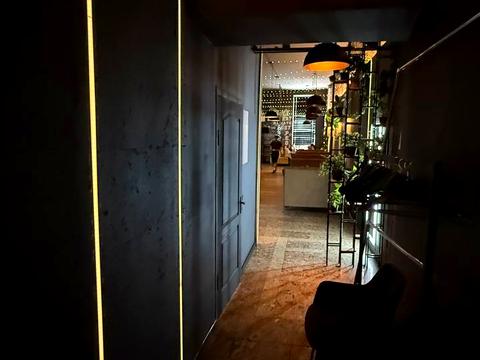 комерційна за адресою Миру просп., 59