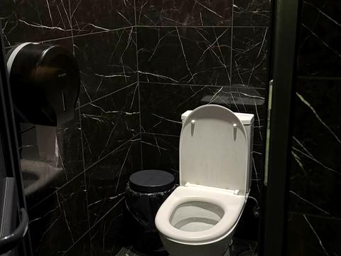 комерційна за адресою Миру просп., 59