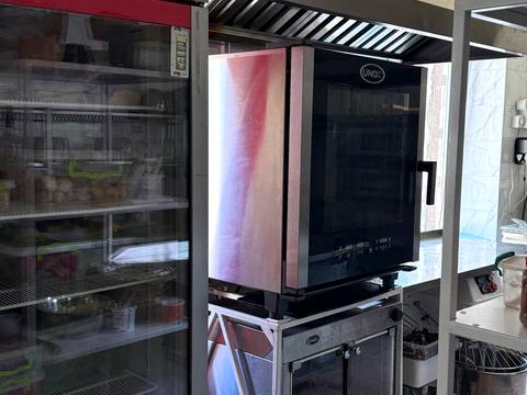 комерційна за адресою Миру просп., 59