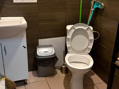 комерційна за адресою Миру просп., 59