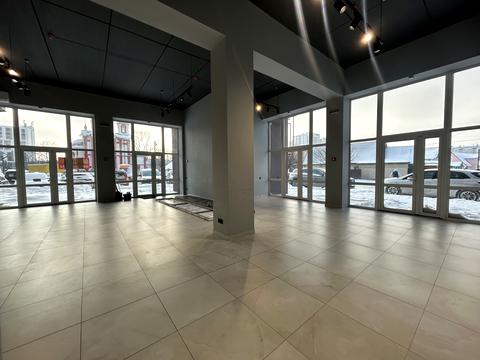 комерційна за адресою Рівненська вул., 25-Є