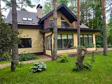 будинок за адресою Набережна вул.