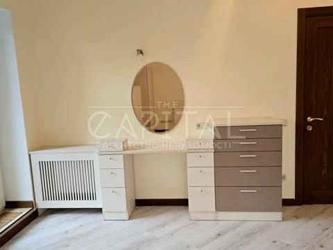 будинок за адресою Набережна вул.