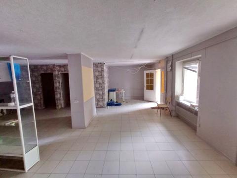 комерційна за адресою Робоча вул., 75