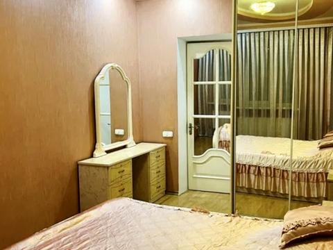 квартира за адресою Макарова вул. (Більшовицька), 35