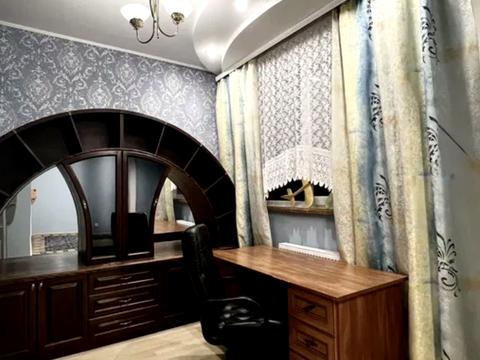 квартира за адресою Макарова вул. (Більшовицька), 35