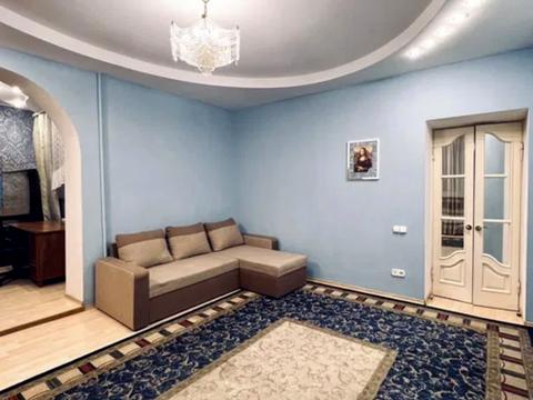 квартира за адресою Макарова вул. (Більшовицька), 35