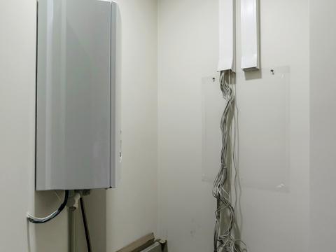 комерційна за адресою Миколи Міхновського бульв. (Дружби народів), 14-16