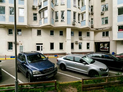 комерційна за адресою Миколи Міхновського бульв. (Дружби народів), 14-16