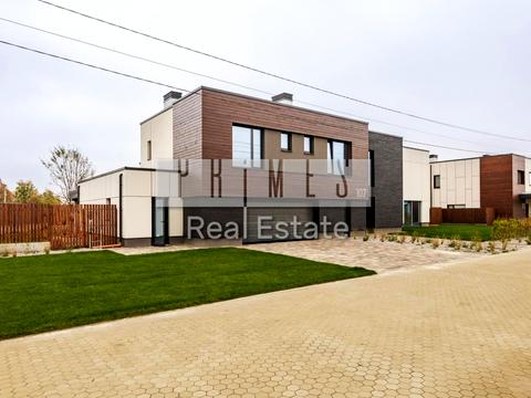 будинок за адресою Шкільна