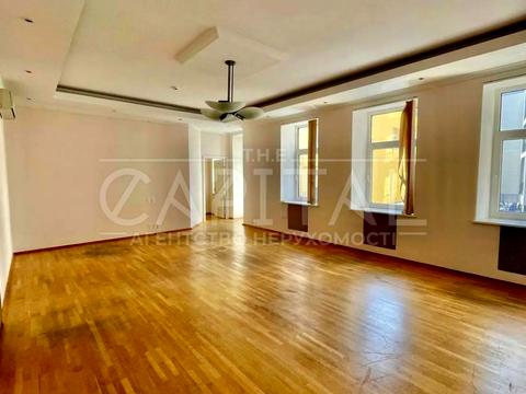 комерційна за адресою Михайлівська вул., 12-Б