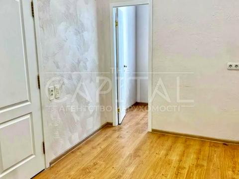 комерційна за адресою Михайлівська вул., 12-Б