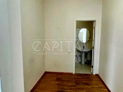 комерційна за адресою Михайлівська вул., 12-Б