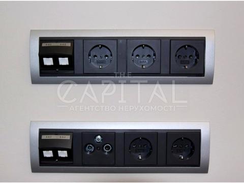 коммерческая по адресу Студентська, 2