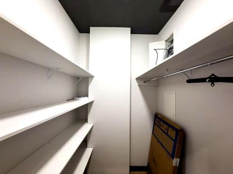 комерційна за адресою Жилянська вул., 68