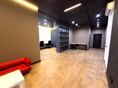 комерційна за адресою Жилянська вул., 68