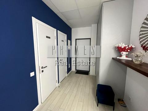 комерційна за адресою Регенераторна вул., 4 к1