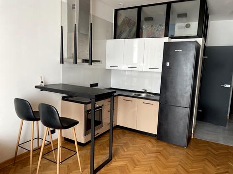 квартира за адресою Гайдамацька вул. (Марфи Струтинської), 2в