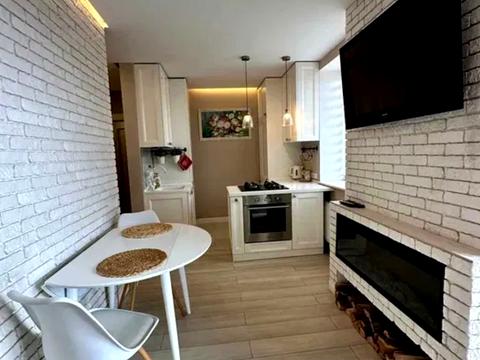 квартира за адресою Академіка Лебедєва вул., 1