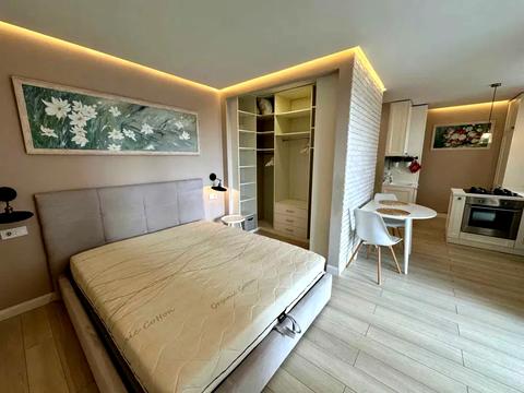 квартира за адресою Академіка Лебедєва вул., 1