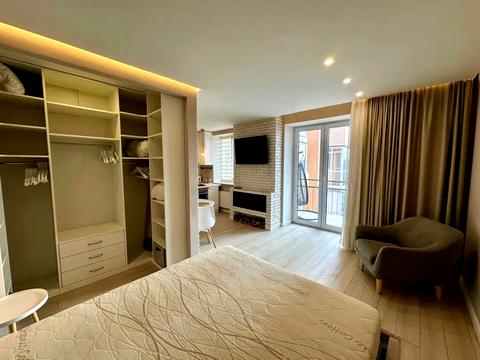 квартира за адресою Академіка Лебедєва вул., 1