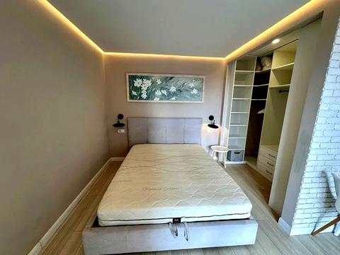 квартира за адресою Академіка Лебедєва вул., 1