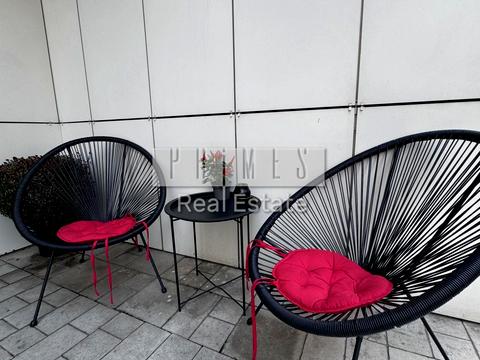 комерційна за адресою Андрія Верхогляда вул. (Михайла Драгомирова), 15