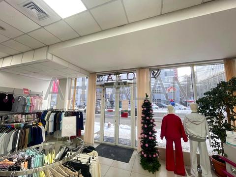 комерційна за адресою Нововокзальна вул., 2