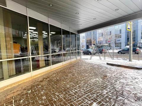 комерційна за адресою Нововокзальна вул., 2