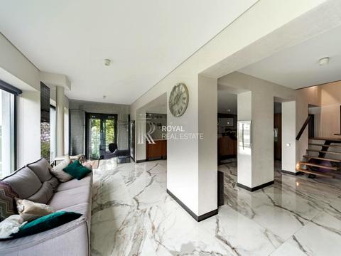 будинок за адресою Озерна вул.