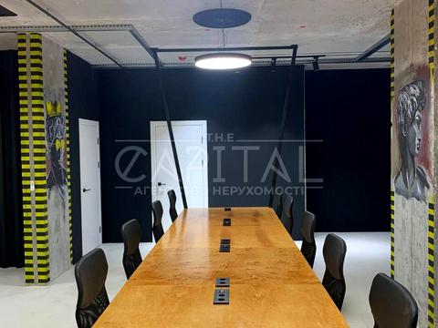 комерційна за адресою Андрія Верхогляда вул. (Михайла Драгомирова), 15