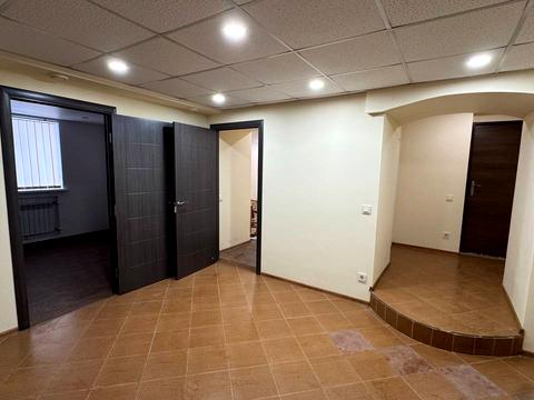 комерційна за адресою Басейна вул., 9-А