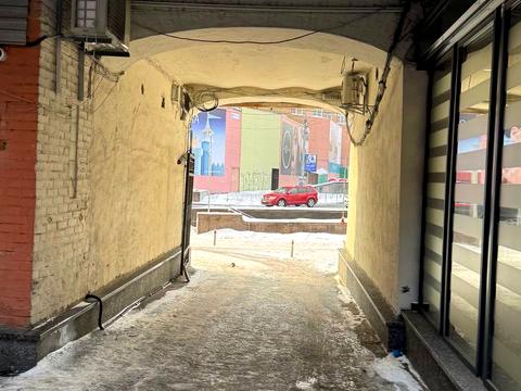 комерційна за адресою Басейна вул., 9-А