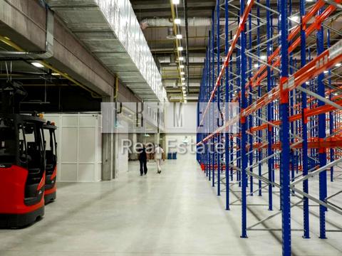 комерційна за адресою Білогородська вул., 40