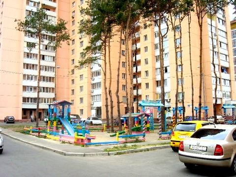 квартира за адресою Дарницький бульв., 8