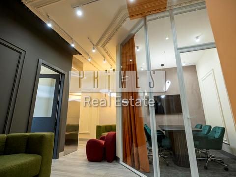 комерційна за адресою Антоновича вул. (Горького), 9