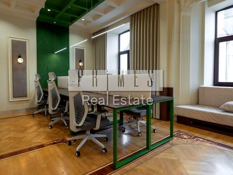 комерційна за адресою Антоновича вул. (Горького), 9