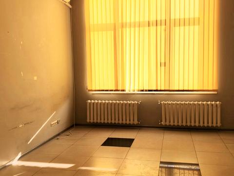 комерційна за адресою Київ, Олександра Мишуги вул., 12