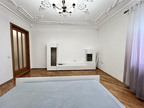 квартира по адресу Деловая ул., 3