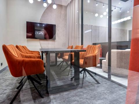 комерційна за адресою Антоновича вул. (Горького), 9