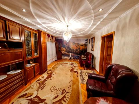 комерційна за адресою Садова, 1