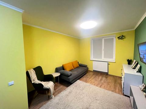 квартира за адресою Академіка Лебедєва вул., 1