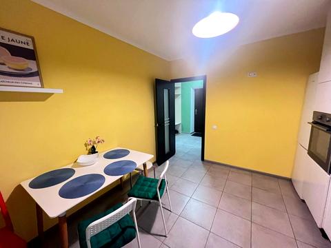 квартира за адресою Академіка Лебедєва вул., 1