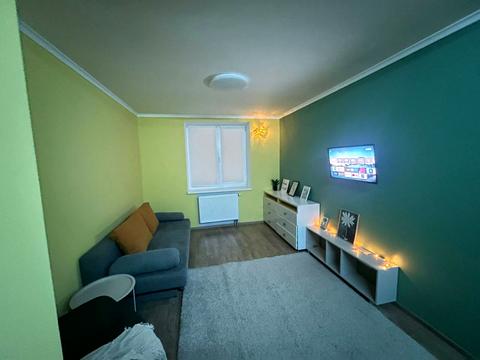 квартира за адресою Академіка Лебедєва вул., 1