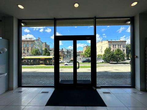 коммерческая по адресу Черновола просп. (700-летия Львова), 16а
