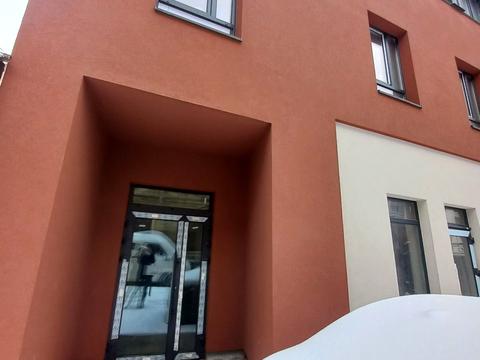 комерційна за адресою Богдана Хмельницького вул., 85